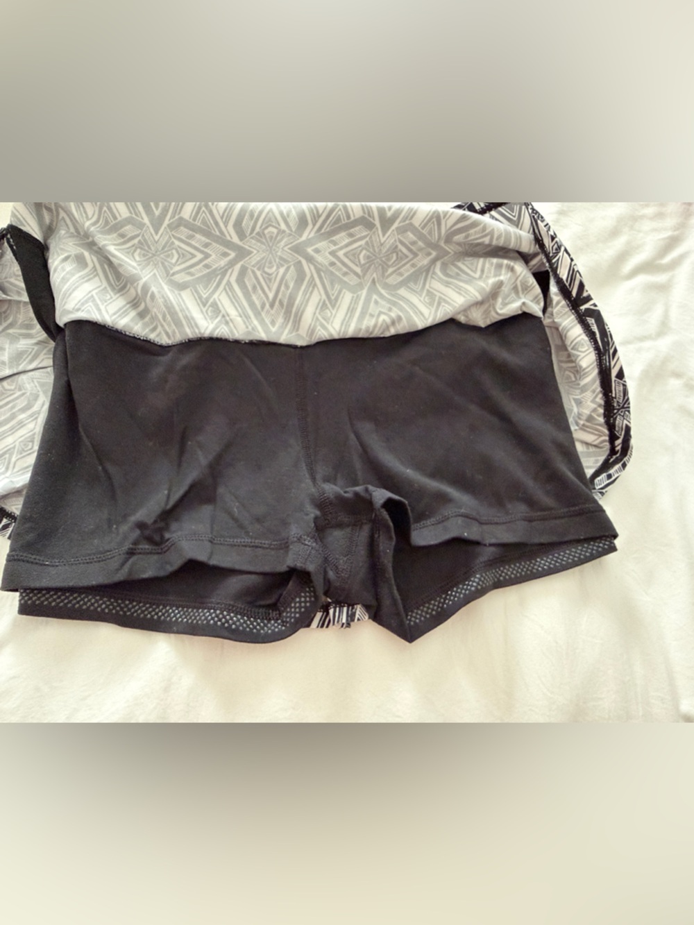 Ivivva Black and White Geometric Skort - Picture 4 of 4
